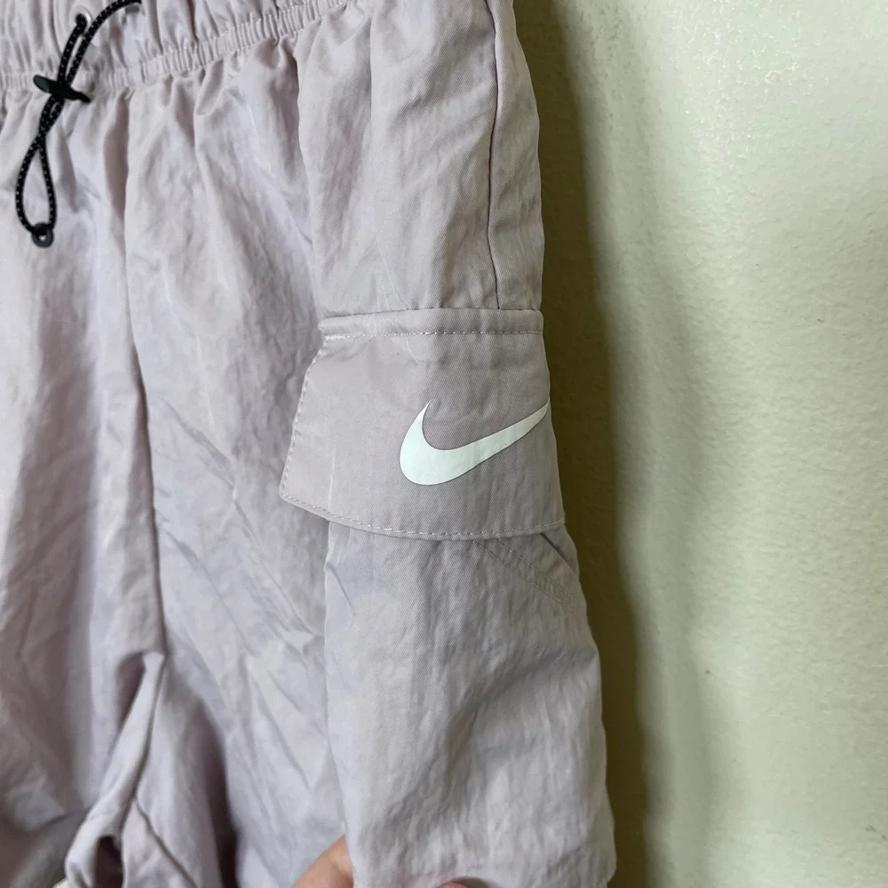 Nike Sportswear Essential Woven Cargo Shorts S Pink Mauve‎ Utility Nylon Hiking